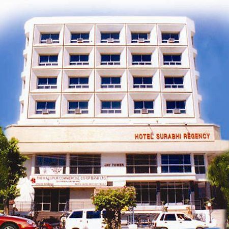 Hotel Surabhi Regency Ānand Eksteriør billede