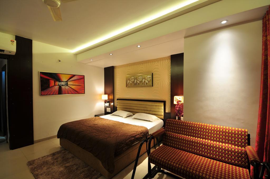 Hotel Surabhi Regency Ānand Værelse billede