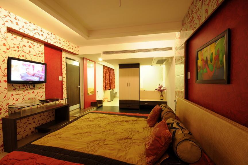 Hotel Surabhi Regency Ānand Eksteriør billede